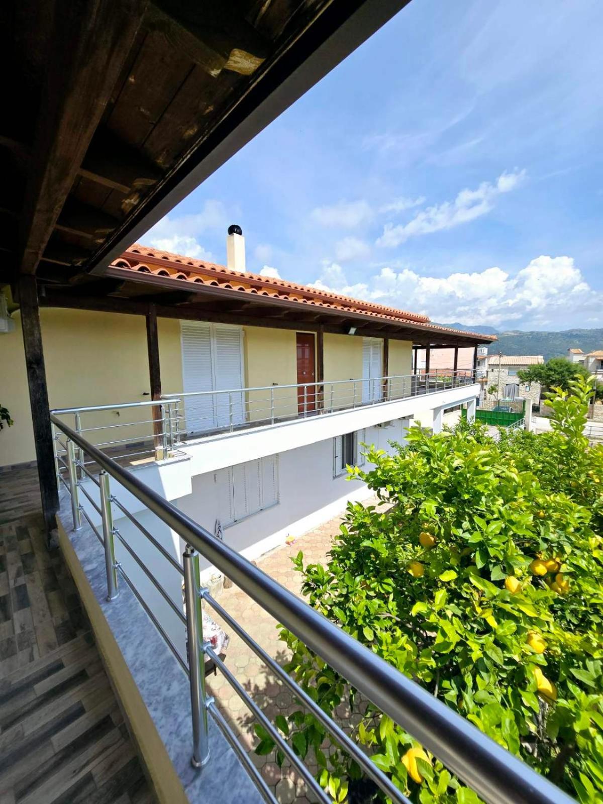 Philoxenia Guest House Химара Экстерьер фото