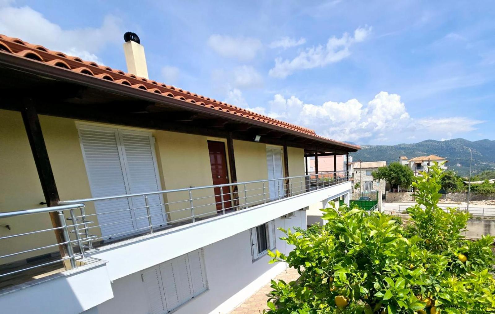 Philoxenia Guest House Химара Экстерьер фото