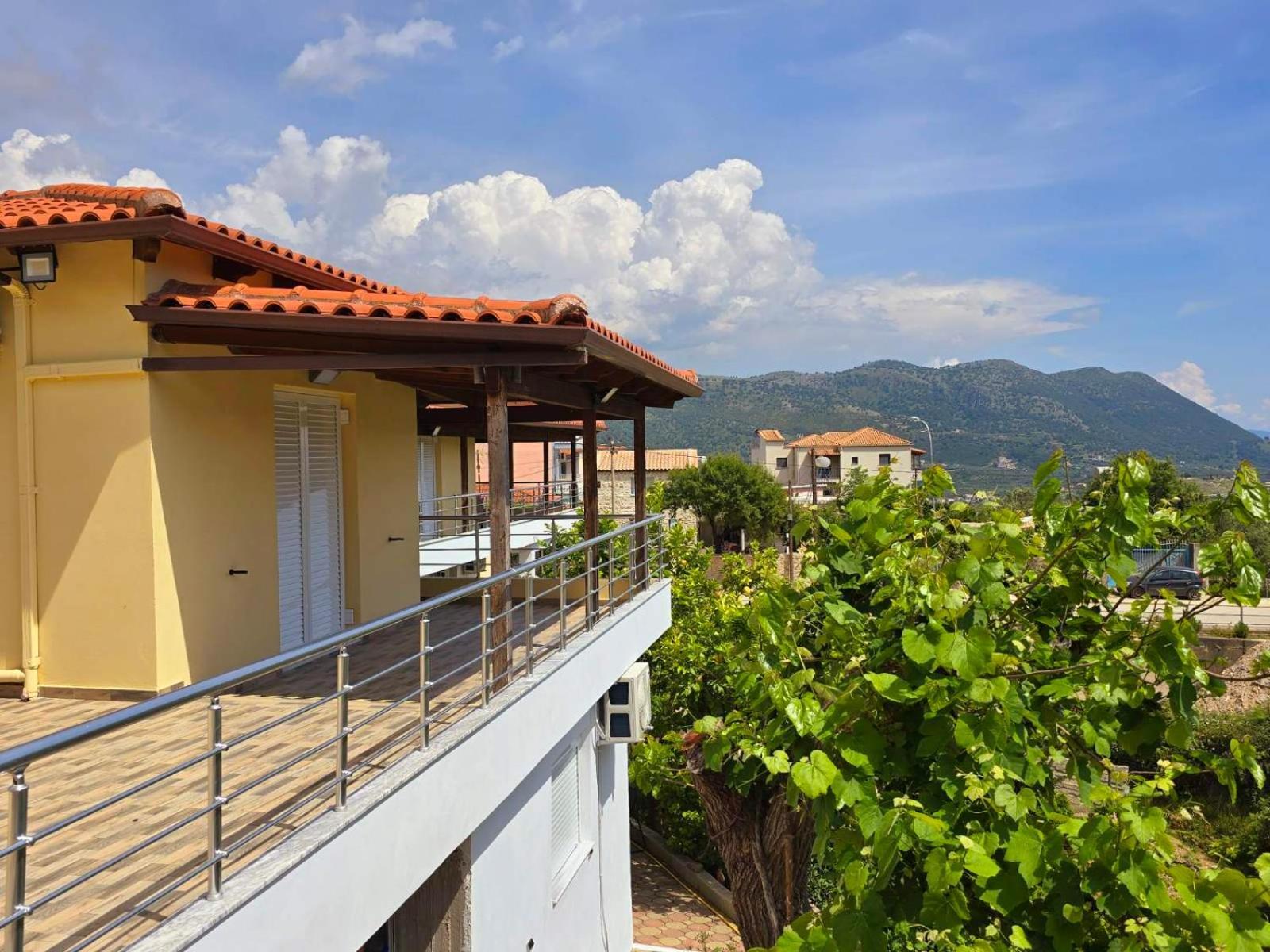 Philoxenia Guest House Химара Экстерьер фото